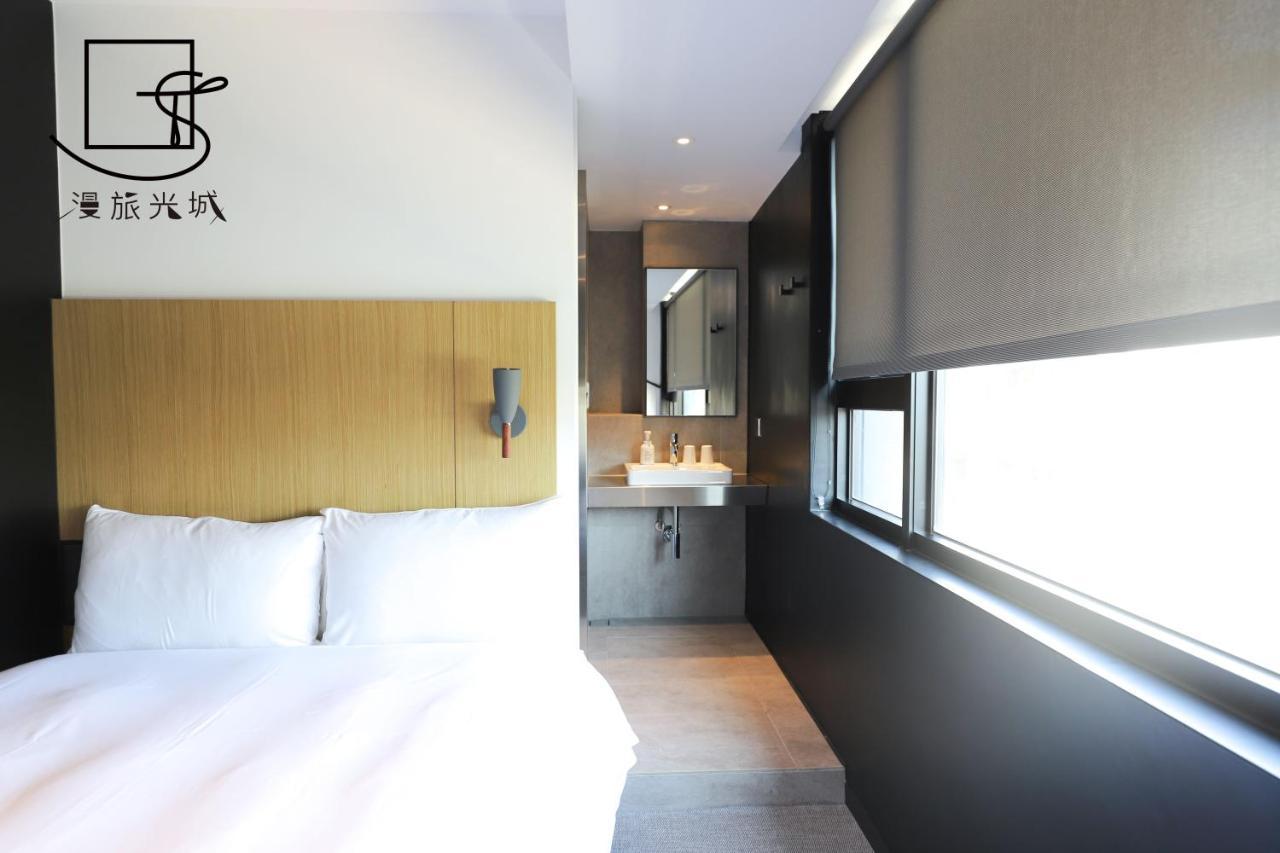 Slow Town Hotel-Glowing Taichung Eksteriør billede